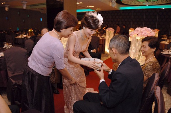 大舅.舅媽喝茶~