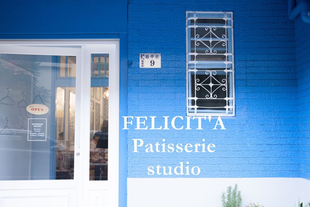 Felicit%5Ca.jpg Felicit%5Ca.jpg
