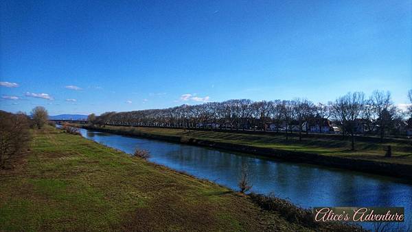 neckar 2 medium.jpg