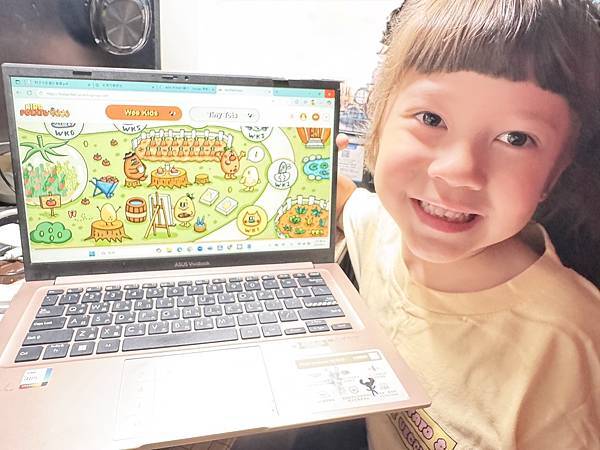KIDS POTATO 驚喜發現！每天15分鐘，孩子自學英文