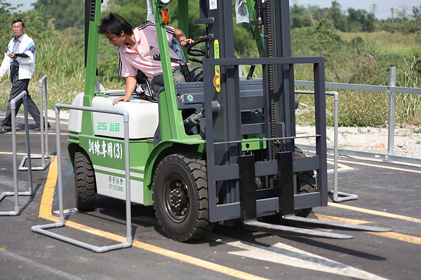 Canon Eos 450d 試拍之堆高機考試 Roy小郭 痞客邦