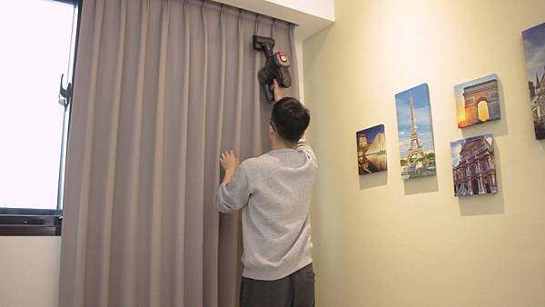 吸塵器吸窗簾