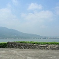 聽說對面是觀音山>>要橫著看