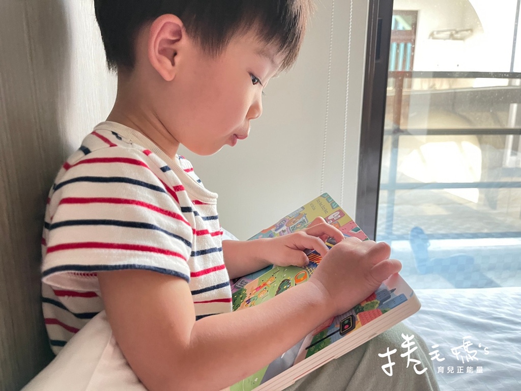 英文童書推薦 英文繪本 磁鐵書 車車書 童書繪本58.jpg 英文童書推薦 英文繪本 磁鐵書 車車書 童書繪本58.jpg