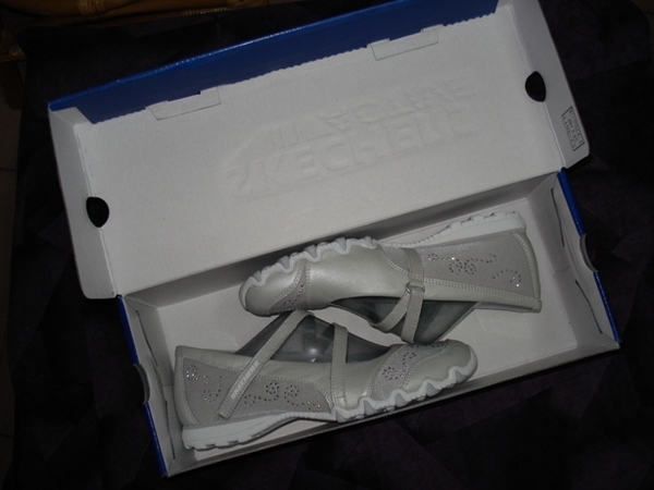 SKECHERS-1