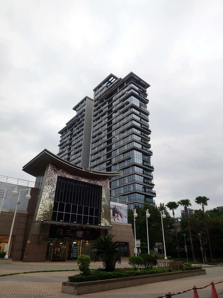 一走進去就被高級香氣包圍！微風廣場本館