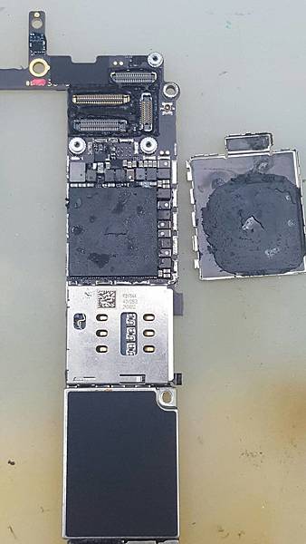 16. I6S 4.7 泡水不開機 死板-2.jpg 16. I6S 4.7 泡水不開機 死板-2.jpg