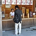 八幡宮求簽中