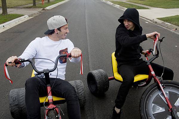 twenty_one_pilots_rolling_stone_ohio_celebrity_portrait_5_JPG.jpg twenty_one_pilots_rolling_stone_ohio_celebrity_portrait_5_JPG.jpg