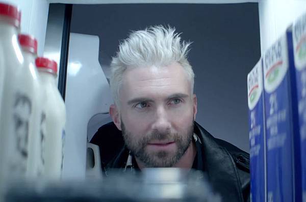 maroon-5-cold-vid-2017-1548.jpg