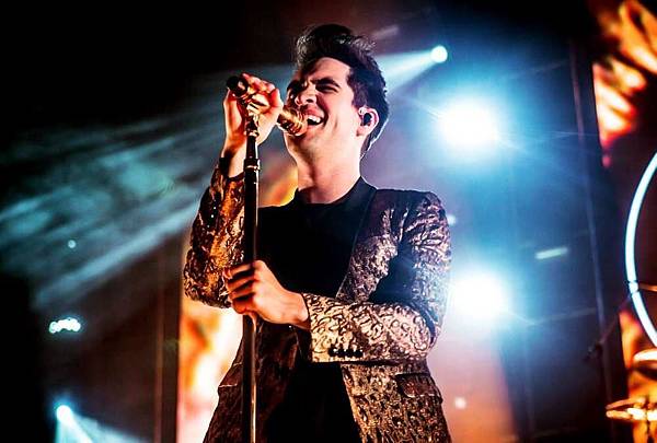 d339e631-4793-4689-a891-409e47b66133-bopanicatthedisco.jpg