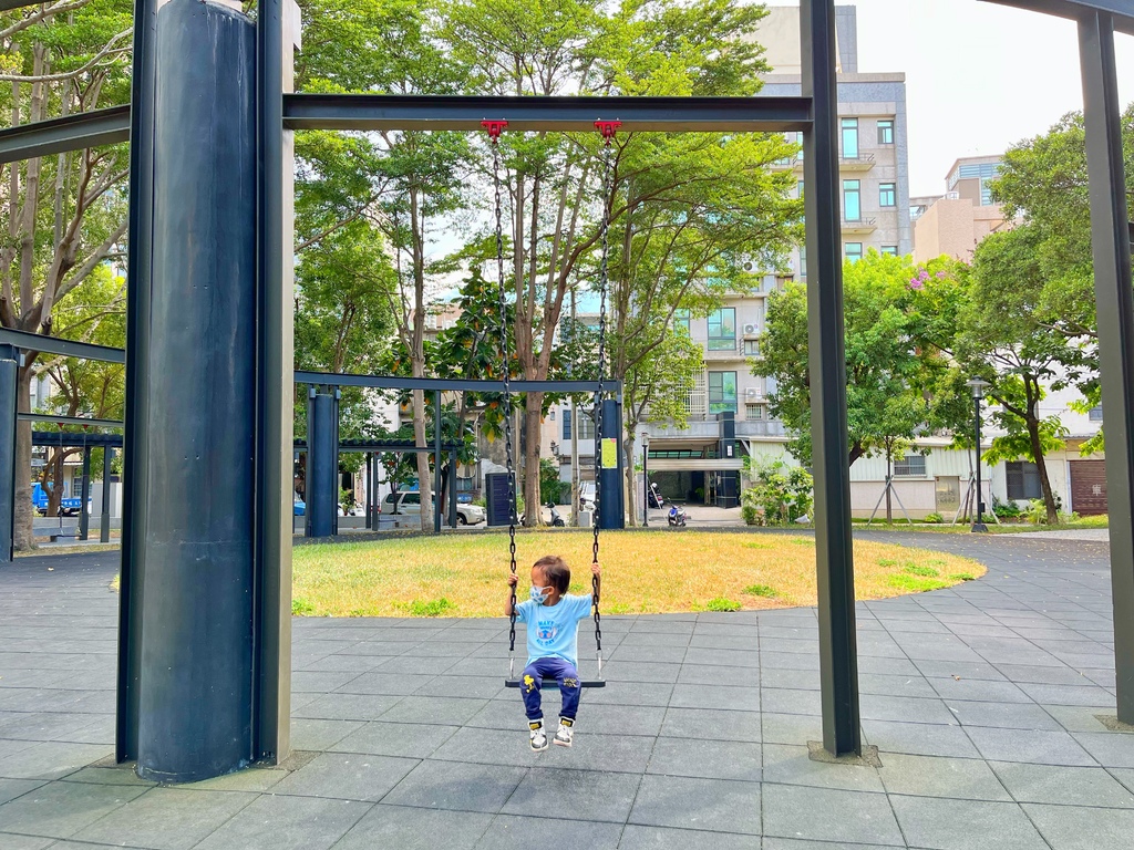 民族公園。近新竹國賓大飯店。藏身在鄰里巷弄內的綠意公園，海盜