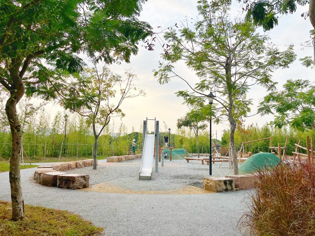 芎林鄉公四水霧公園 。水霧自然遊戲場。鄉內首座特色公園，玩樂