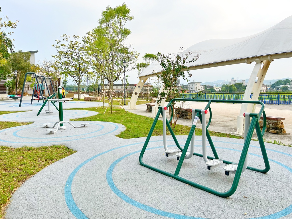 芎林鄉公四水霧公園 。水霧自然遊戲場。鄉內首座特色公園，玩樂