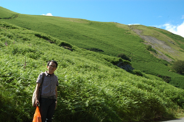 繼續爬山