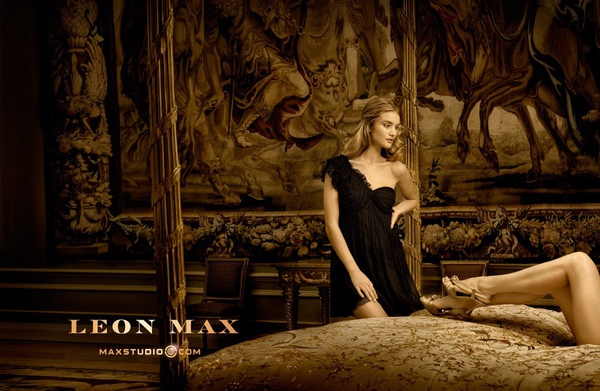 Rosie_Huntington-Whiteley_for_Leon_Max_Fall_2010_02.jpg