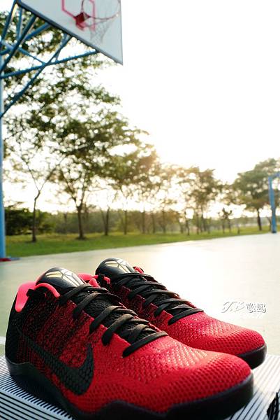 Kobe bryant hotsell 11 elite