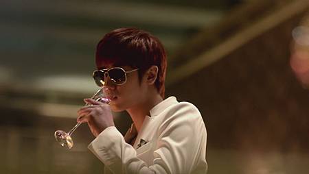 허영생 HEO YOUNG SAENG - LET IT GO 1080p.mp4.98e67875770144f10705.jpg