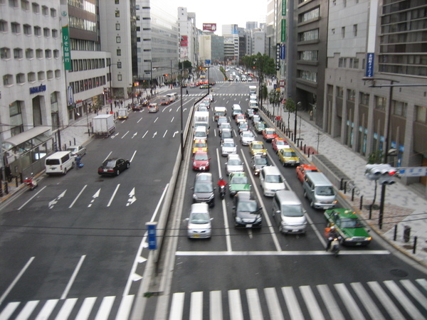 整齊的車道、乾淨的市容