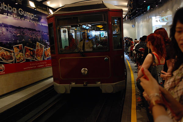 纜車到了, 滿像阿里山的小火車