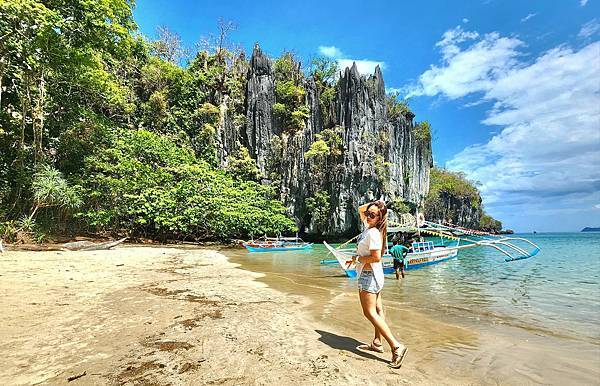 呆呆=Carrie＝倩如。到底再做什麼工作？