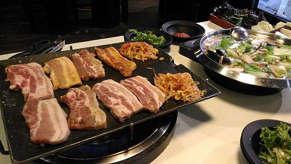 韓國 釜山 Busan 南浦洞美食八色五花肉&元祖黑糖餅& 韓國 釜山 Busan 南浦洞美食八色五花肉&元祖黑糖餅&