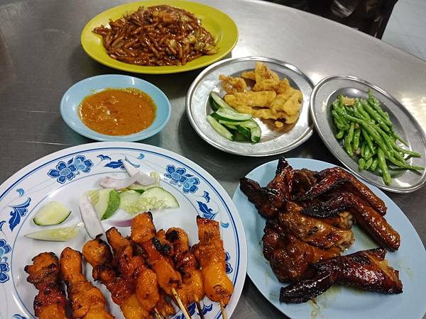 馬來西亞吉隆坡 亞羅街黃亞華小食店 &柏威年購物中心 &按 馬來西亞吉隆坡 亞羅街黃亞華小食店 &柏威年購物中心 &按