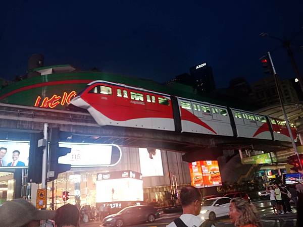 馬來西亞吉隆坡 亞羅街黃亞華小食店 &柏威年購物中心 &按 馬來西亞吉隆坡 亞羅街黃亞華小食店 &柏威年購物中心 &按