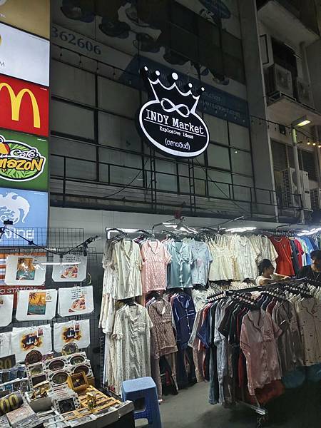 【曼谷美甲日記💅】朝聖塑料風美甲+水門市場早市+夜市戰利品&