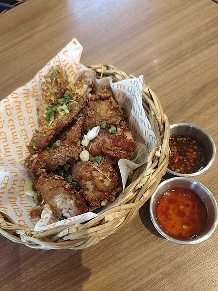 【曼谷美甲日記💅】朝聖塑料風美甲+水門市場早市+夜市戰利品&