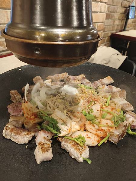 《首爾限定的心跳體驗!弘大Touch5猛男秀初體驗,讓眼睛與 《首爾限定的心跳體驗!弘大Touch5猛男秀初體驗,讓眼睛與