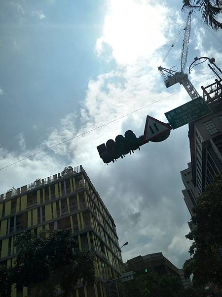 台北中壢都有，方便兩地跑的禮服店