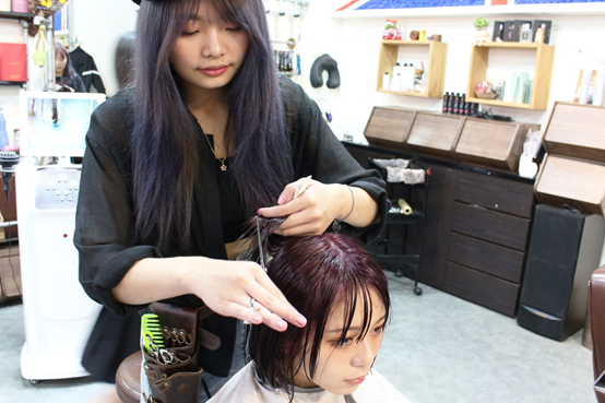 台中接髮推薦髮廊【電話亭Hair Salon】美到身邊的朋友