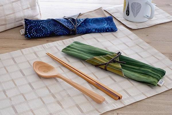 eiq-enviroment-dinnerware-bag-notbadshop-wood-spoon-chopsticks-2.jpg