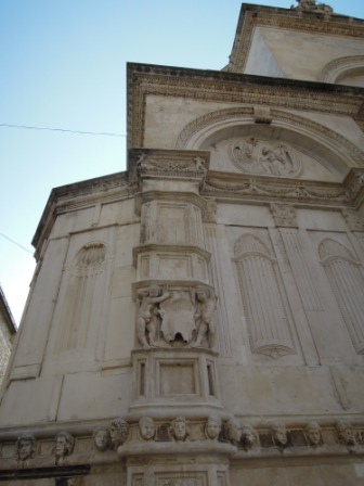 教堂建築上的雕刻