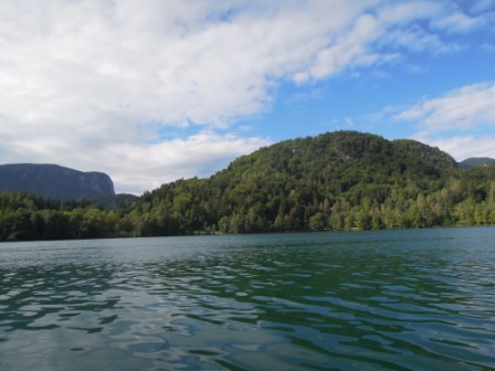 布雷德湖之船外景色