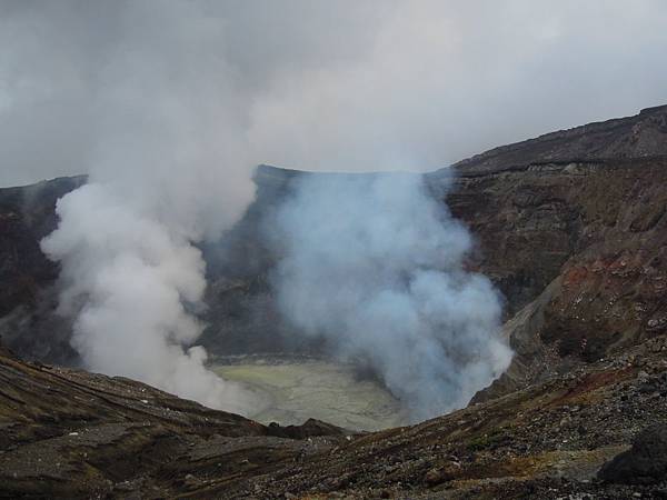 阿蘇火山口