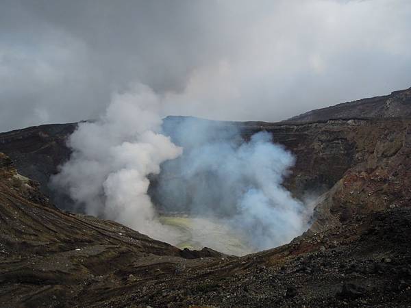 阿蘇火山口