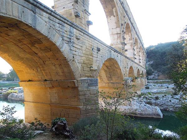 嘉德水道橋