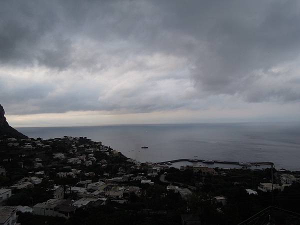 卡布里島山上纜車站外之景色 (8).JPG