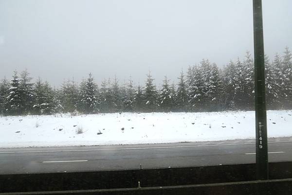 前往盧森堡途中的雪景05.JPG