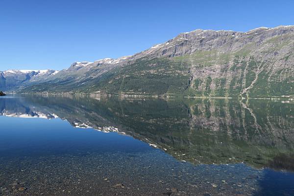 早上9點半後的哈丹格峽灣美景 (4).JPG