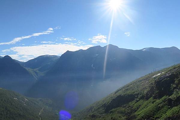 巴里斯川高山山頂 (2).JPG