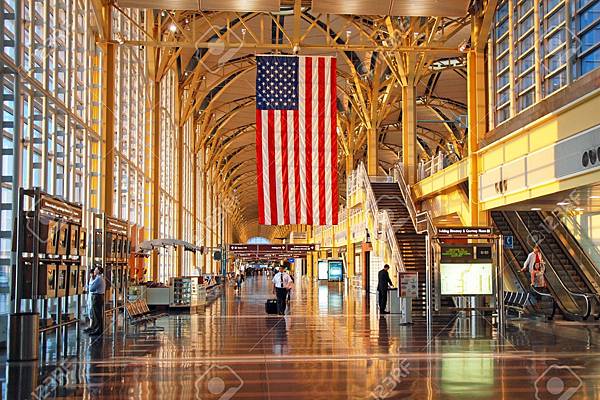 18401895-WASH-DC-CIRCA-JUNE-09-Ronald-Reagan-Washington-National-Airport-circa-June-09-in-Washington-DC-USA-O-Stock-Photo.jpg