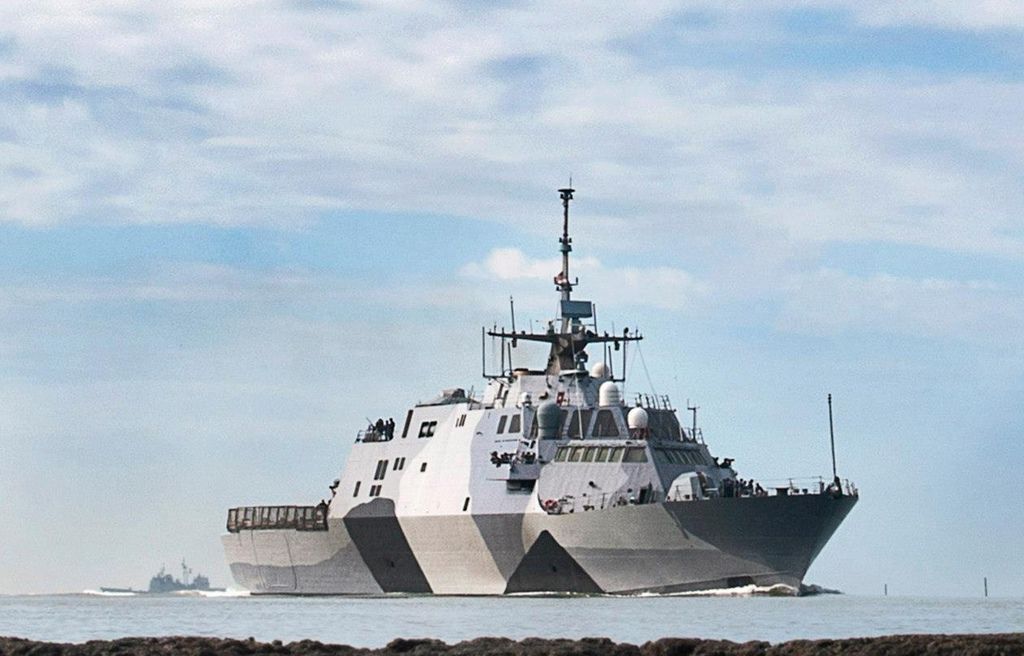 USS Freedom (LCS 1).jpg