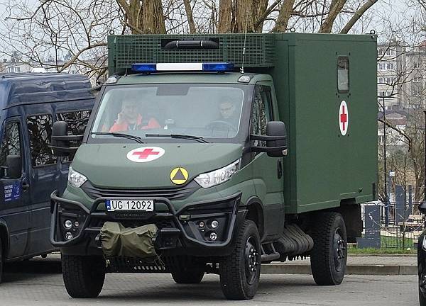 波蘭陸軍:新型義大利lveco公司公司MUV 70W18EI
