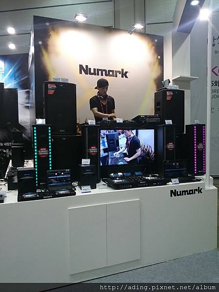 koba-show-2015_17523140364_o