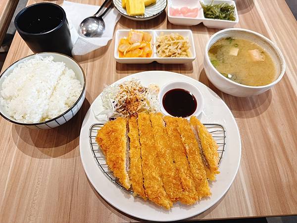 【食記 | 新北市淡水區-龍丼 丼飯．天婦羅】隱藏在竹圍站的