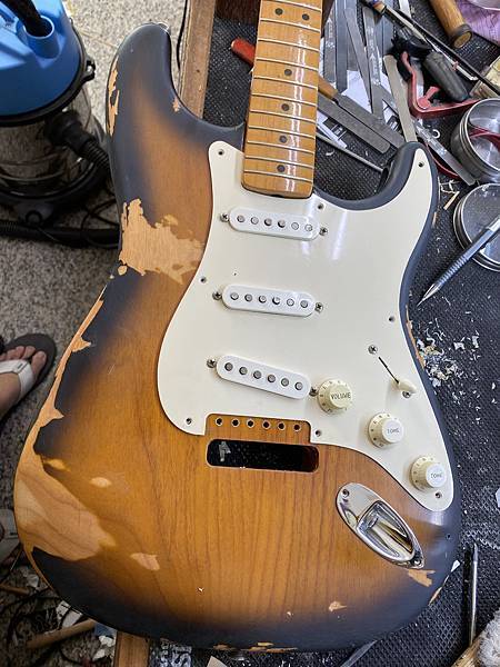 {翻舊?!}{relic} Fender stratocas