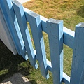 藍色的屋頂藍色的大門藍色的札門